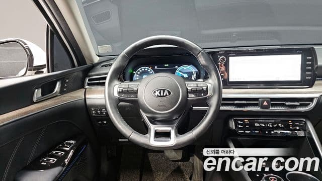 Kia K5 2020 — ფოტო 13/20