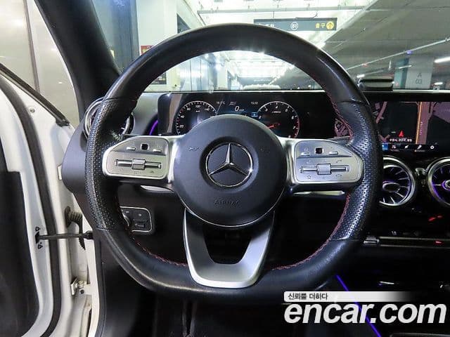 Mercedes-Benz GLB-Class 2021 — Фото 7/20
