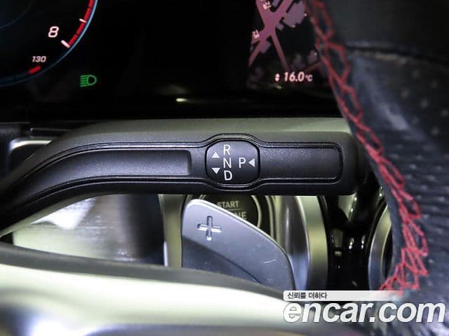 Mercedes-Benz GLB-Class 2021 — Фото 12/20