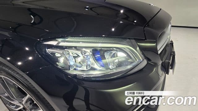 Mercedes-Benz C-Class 2022 — ფოტო 4/20