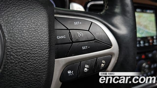 Jeep Grand Cherokee 2020 — ფოტო 9/20