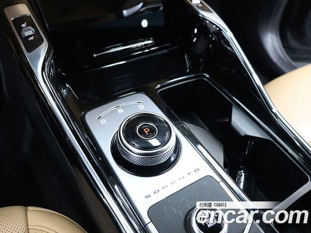 Kia Sorento 2022 — ფოტო 8/20