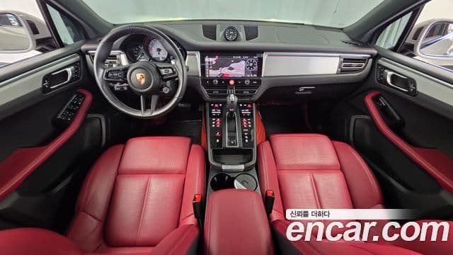 Porsche Macan 2023 — ფოტო 7/20