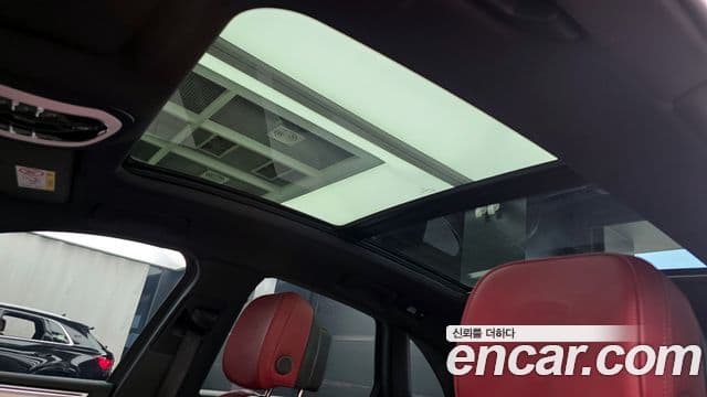Porsche Macan 2023 — ფოტო 17/20