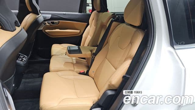 Volvo XC90 2023 — Photo 19/32