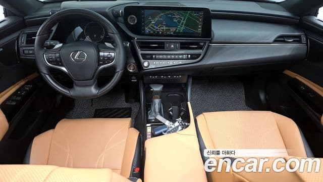 Lexus ES300h 2023 — ფოტო 7/20