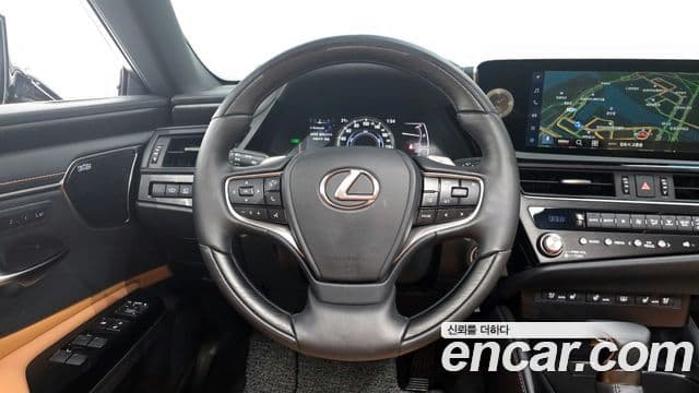 Lexus ES300h 2023 — ფოტო 12/20