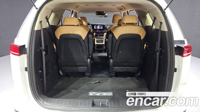 Kia Carnival 2022 — фото 20 из 20