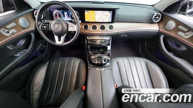 Mercedes-Benz E-Class 2018 — фото 7 из 20
