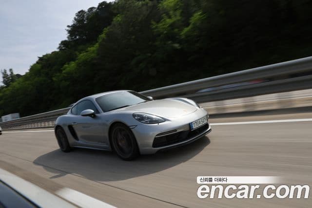 Porsche 718 Cayman 2021 — ფოტო 9/14