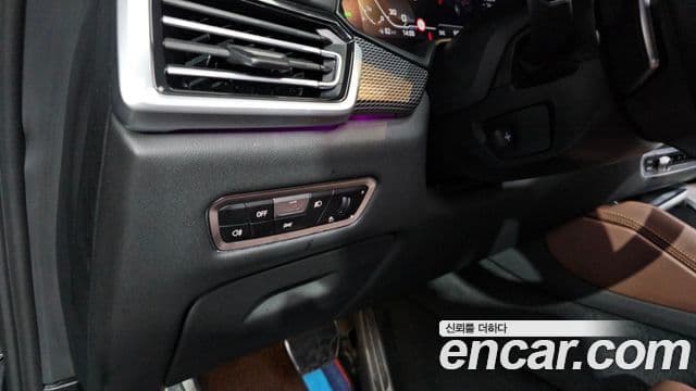 BMW X6 2023 — Photo 27/36