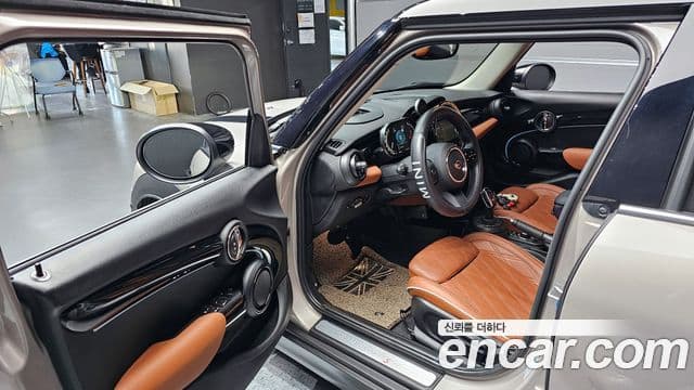 Mini Cooper S 2022 — ფოტო 10/20