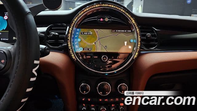 Mini Cooper S 2022 — фото 14 из 20