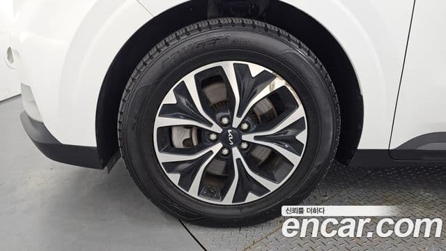 Kia Carnival 2022 — фото 5 из 20