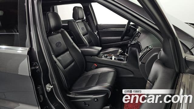 Jeep Grand Cherokee 2020 — Şəkil 10/20