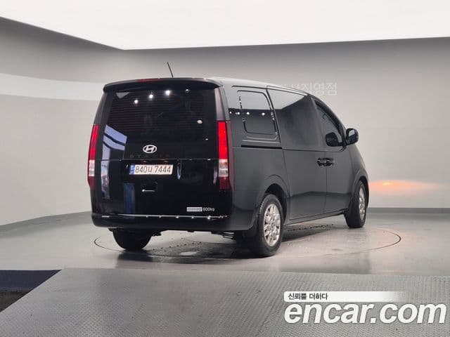 Hyundai Staria 2025 — Şəkil 9/20