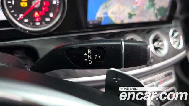 Mercedes-Benz E-Class 2018 — Şəkil 8/20