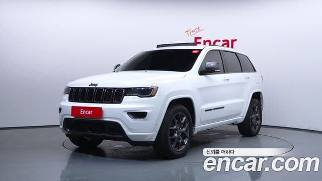 Jeep Grand Cherokee 2021 — Фото 1/20
