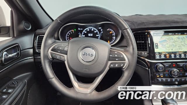 Jeep Grand Cherokee 2021 — Фото 14/20