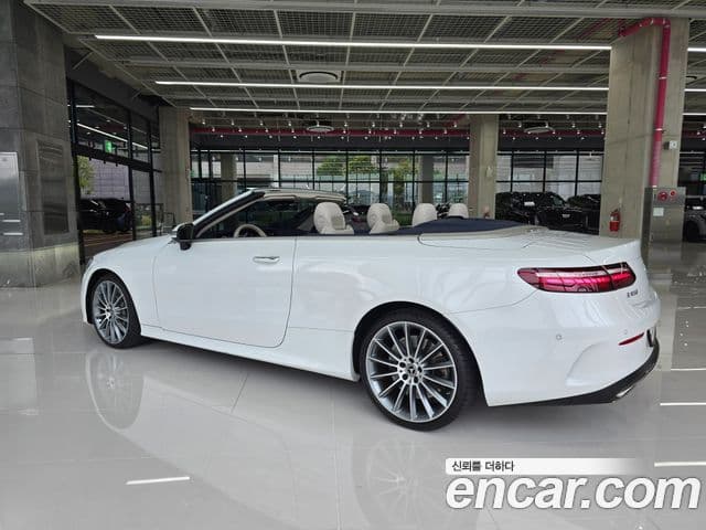 Mercedes-Benz E-Class 2022 — Фото 19/20