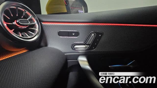 Mercedes-Benz A-Class 2023 — ფოტო 8/17