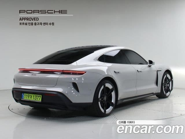 Porsche Taycan 2025 — Photo 17/20