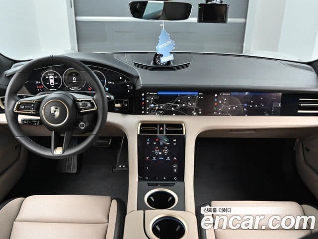 Porsche Taycan 2025 — Photo 1/20