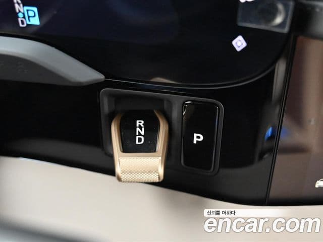 Porsche Taycan 2025 — Photo 10/20