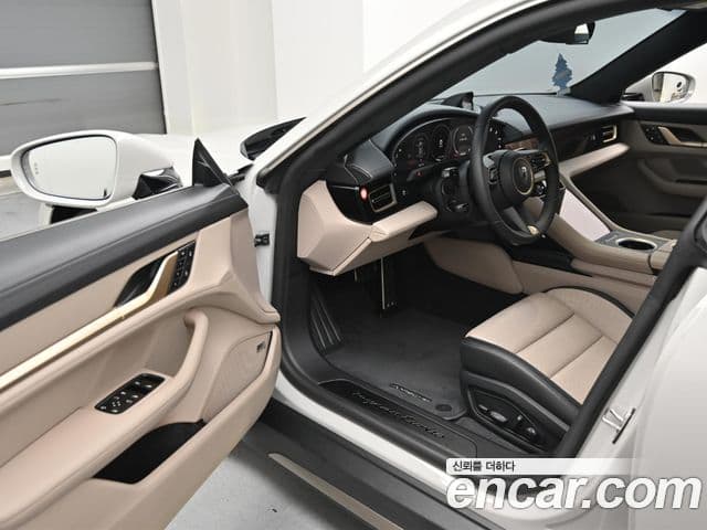 Porsche Taycan 2025 — Photo 19/20
