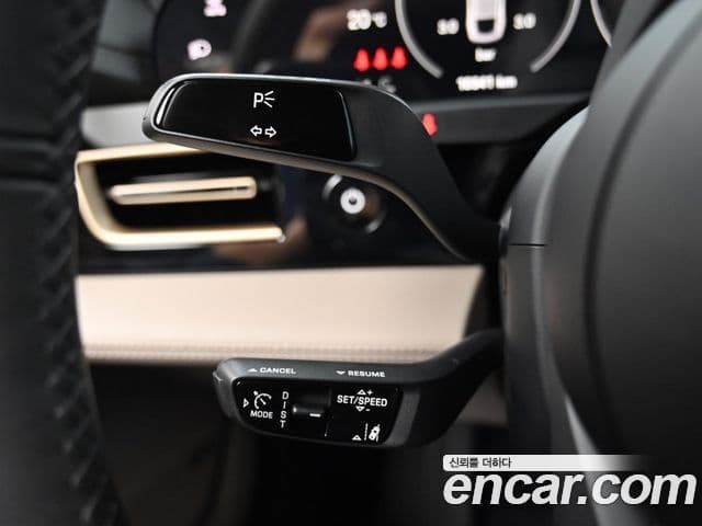 Porsche Taycan 2025 — Photo 13/20