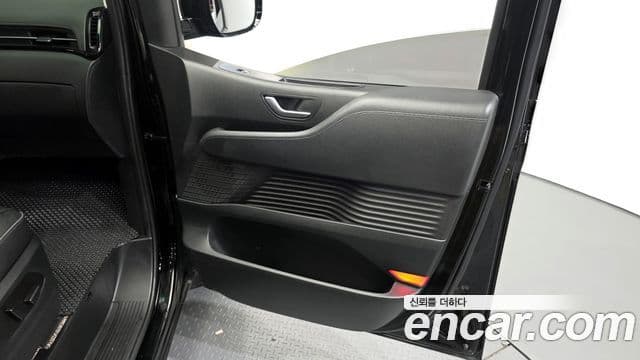 Hyundai Staria 2023 — Photo 12/34