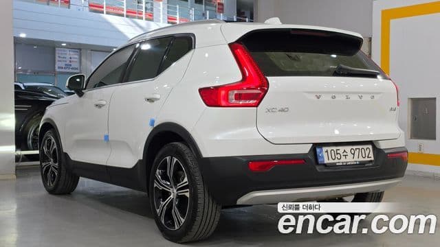 Volvo XC40 2020 — Photo 17/20