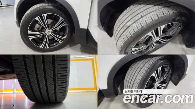 Volvo XC40 2020 — Photo 14/20