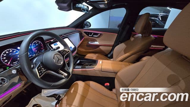 Mercedes-Benz E-Class 2025 — Фото 18/20