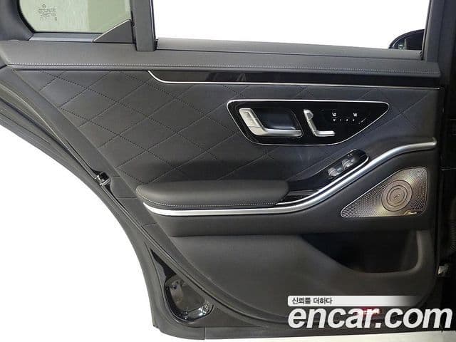 Mercedes-Benz S-Class 2021 — Photo 11/20