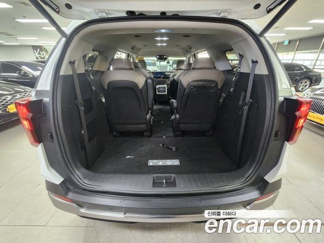 Kia Carnival 2024 — фото 16 из 20