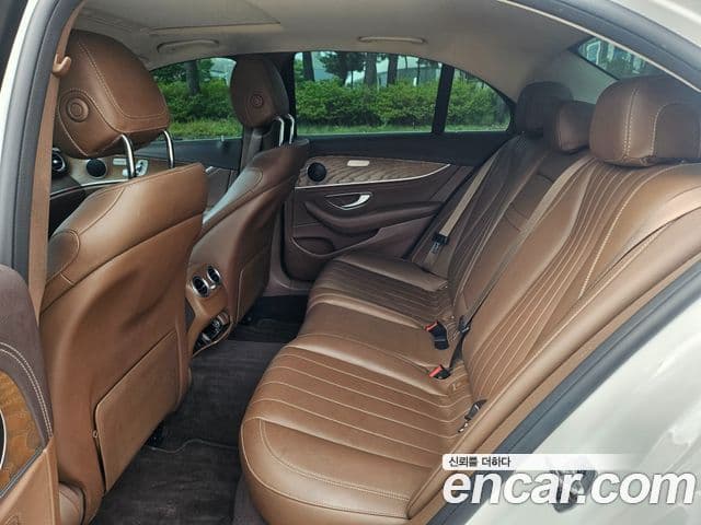Mercedes-Benz E-Class 2019 — Şəkil 11/20