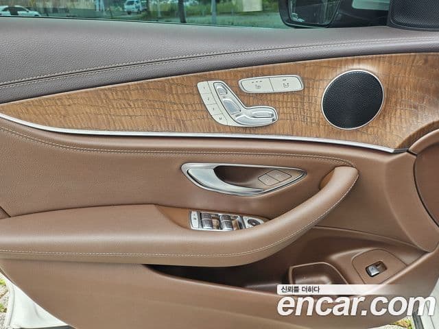 Mercedes-Benz E-Class 2019 — Şəkil 9/20