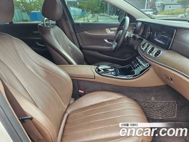 Mercedes-Benz E-Class 2019 — Şəkil 13/20