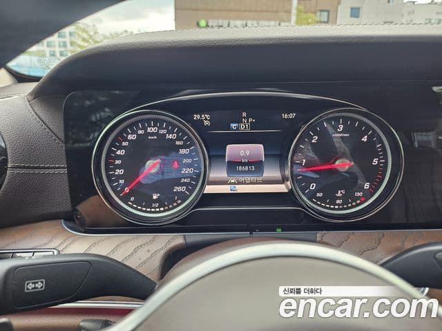 Mercedes-Benz E-Class 2019 — Şəkil 6/20