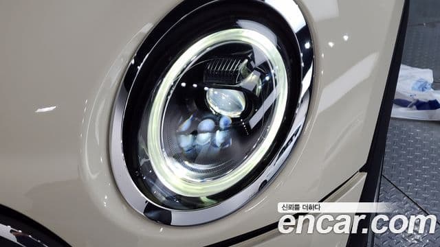 Mini Cooper Clubman 2022 — Photo 4/32
