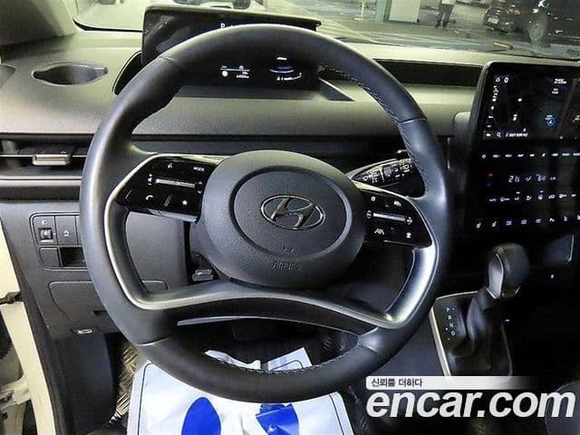 Hyundai Staria 2023 — фото 12 из 20