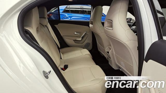 Mercedes-Benz A-Class 2019 — Şəkil 12/20