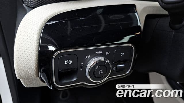 Mercedes-Benz A-Class 2019 — Şəkil 14/20