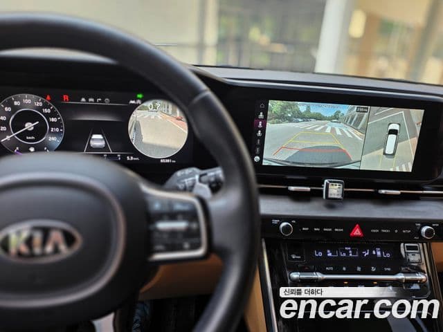 Kia Carnival 2021 — фото 18 из 20