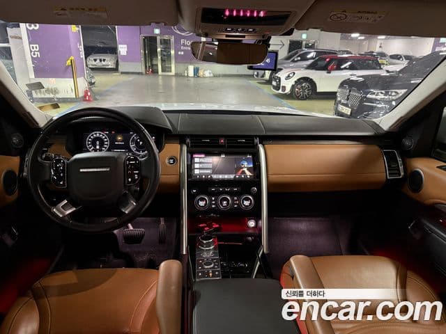 Land Rover Discovery 5 2019 — Şəkil 7/20