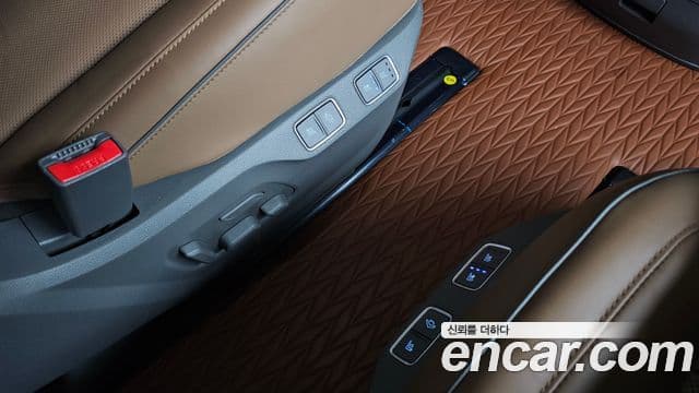 Hyundai Staria 2024 — ფოტო 19/20