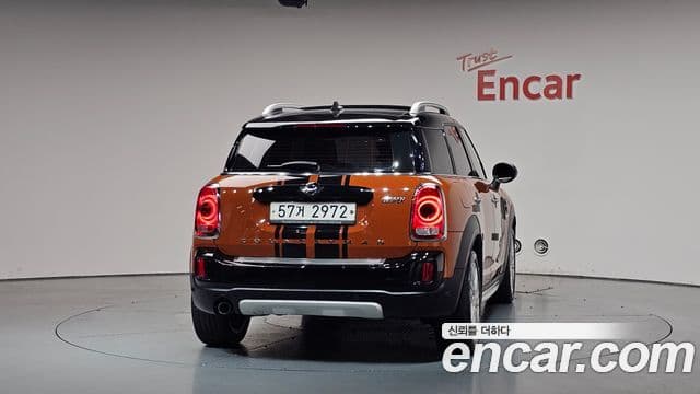Mini Cooper Countryman 2018 — Şəkil 26/35