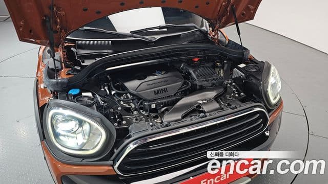 Mini Cooper Countryman 2018 — Şəkil 27/35