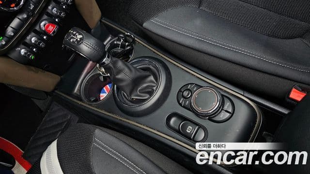 Mini Cooper Countryman 2018 — Şəkil 17/35